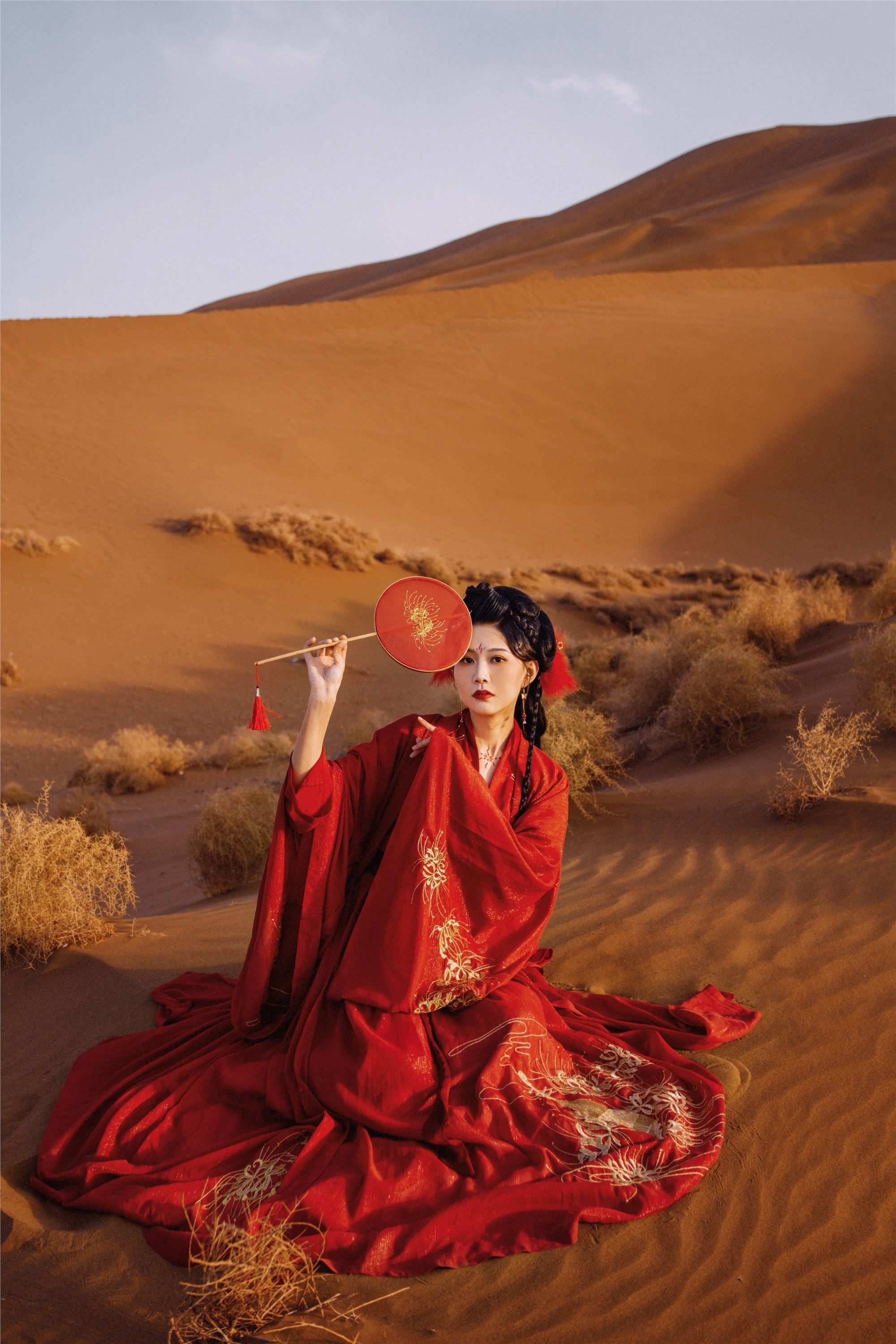 YITUYU艺图语 2021.09.08 漠上行 兔小白